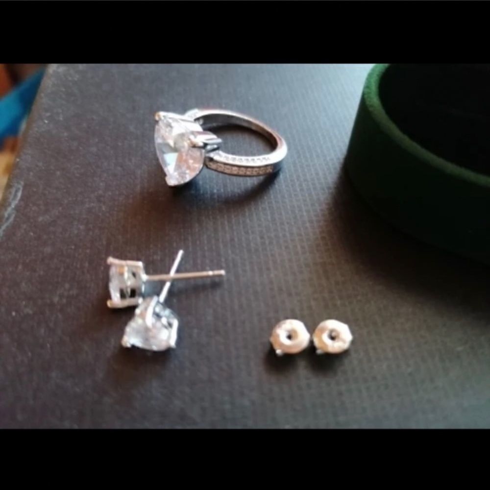 Sterling silver Heart Ring & Earring Set Size 9 - Picture 3 of 16